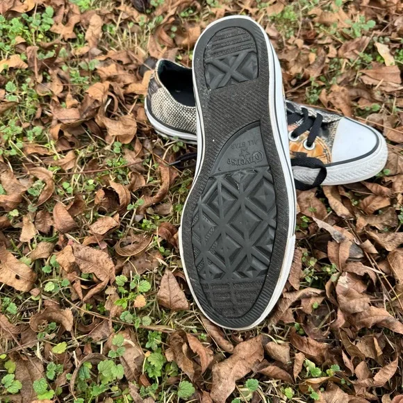 Converse all star women’s Multicolor Graphic Sneakers - Picture 6 of 10